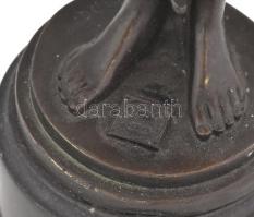 Demétre Chiparus után: Fiatal hölgy. Francia öntési pecséttel, jelzett, hibátlan, m: 34 cm