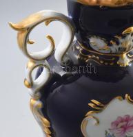 Hollóházi nagyváza. Kobalték alapon rokályos díszítésekkel, aranykontúrozással. Jelzett, hibátlan, m...