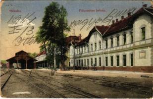 Miskolc, Tisza-pályaudvar vágányok felőli oldala, vasútállomás, fafedeles váró. Glass & Tuscher ...
