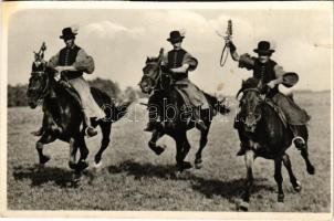 Hortobágy, Csikósok, magyar folklór (vágott / cut)