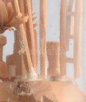 1939 Türelemüveg kálváriajelenettel, m: 17 cm