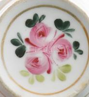 Komacsésze, kézzel festett virágmintával, jelzett, kopással, d: 10,5 cm, m: 7 cm