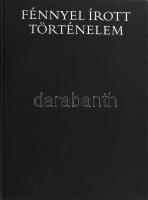 Fénnyel írott történelem. Magyarország fotókrónikája 1845-2000. Szerk.: Jalsovszky Katalin és Stemlerné Balog Ilona. A bevezetést írta Stemlerné Balog Ilona. Fekete-fehér és színes fotókkal gazdagon illusztrálva. Bp., 2001, Helikon. Kiadói kartonált papírkötés.