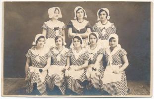 1931 Gyulafehérvár, Alba Iulia; hölgyek csoportja / group of ladies. photo (vágott / cut)