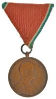 1939. "Magyar Bronz Vitézségi Érem" bronz kitüntetés mellszalaggal T:XF ph, kis patina /  Hungary 1939. "Bronze Medal for Bravery" bronze decoration with ribbon C:XF edge error, small patina NMK 439.