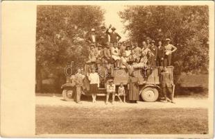 1929 Tordai-hasadék, Cheile Turzii, Turda; kirándulók teherautón / hikers on truck. photo