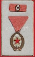 1964. "A Munka Érdemrend" bronz fokozata, zománcozott bronz kitüntetés mellszalagon, miniatűrrel és szalagsávval, eredeti tokban T:AU