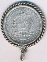 Venezuela 1960. 2B Ag foglalatban, medállá alakítva, füllel T:AU,XF Venezuela 1960. 2 Bolivares Ag i...