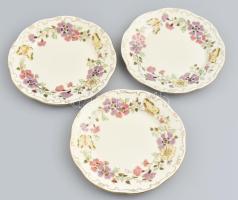 11 darabos Zsolnay pillangó mintás süteményes készlet. Kézzel festett, jelzett, a tálon mázrepedésse...