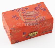 Csikung, dobozában, kopott