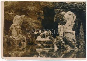 1937 Bukarest, a román labdarúgó-válogatott tagjai a sziklabarlangnál, focisták / Football players of the Romanian National football team at "The Giants' Grotto" (Grota cu Giganti) cave in Bucuresti (Bucharest) . sport photo (b)