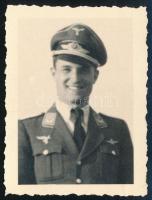 cca 1940 Német Luftwaffe tiszt, fotó, 6,5x5 cm