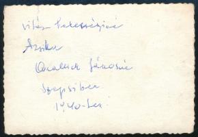 1940 Sepsiszentgyörgy, hölgy (Quallich Jánosné) távcsöves vadászpuskával és elejtett szarvassal, a h...