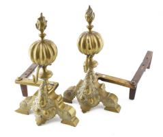 2 darabos nagyméretű kandallódísz tűzifatartó. Bronz, vas, sérüléssel, javítással, 52x43 cm /// KIZÁRÓLAG SZEMÉLYES ÁTVÉTEL, NEM POSTÁZZUK! / ONLY PERSONAL COLLECTION AT OUR OFFICE!