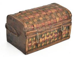 5 darabos bolha tétel: doboz, benne tűtartó, bicska, párizsi kapocs dobozka, kézi lámpa, vegyes álla...