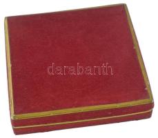 Kutas Ágnes (1966-) 1985. "Nemzetközi Szépség Divatrevü - Budapest" egyoldalas öntött bron...