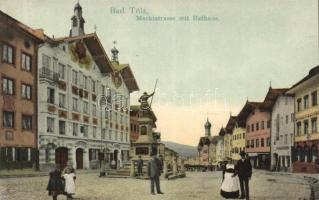 Bad Tölz market street with the town hall and the Winzerer statue