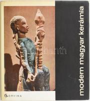 Brestyánszky Ilona: Modern magyar kerámia. Bp, 1965. Corvina. Fekete-fehér és színes képekkel, többek közt Gádor István, Gorka Géza és Lívia, Kovács Margit műveinek reprodukcióival illusztrált. Kiadói egészvászon kötésben, kiadói papír védőborítóval.