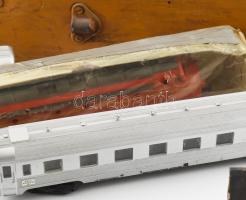 Doboznyi sokdarabos izgalmas zömmel Piko makett tétel, benne tucatnyi vasúti kocsival, mozdonnyal, t...