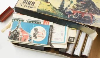 Doboznyi sokdarabos izgalmas zömmel Piko makett tétel, benne tucatnyi vasúti kocsival, mozdonnyal, t...