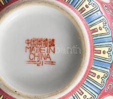 4 darabos vegyes kínai porcelán tétel, közte leveses tál kanállal, közte jelzéssel, kopással, egyik ...