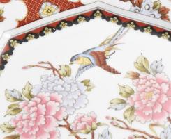 3 darab dekoratív japán porcelán tárgy, kínáló, bonbonier. Hibátlan, d: 29 cm alatt