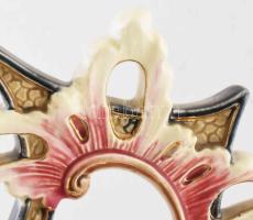 Eichwald nagyméretű karaffaváza. cca 19. sz. második fele, polikróm mázakkal fedett finomfajansz. Ga...