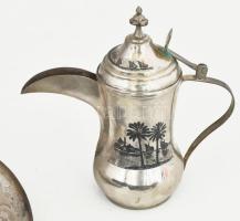 Ezüst (Ag) keleti kávés szett, bársonyborítású díszdobozban. Jelzés nélkül, nettó: 650g