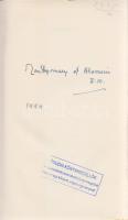 Montgomery, (Bernard Law, Viscount of Alamein): Memoiren. [Emlékiratok.] (Aláírt.) München, (1958). Paul List Verlag (Druck: E. C. Baumann KG., Kulmbach). 620 + [4] p. + 6 t. (kétoldalas). Első német kiadás. Az első előzéken a tábornok saját kezű aláírása: ,,Montgomery of Alamein F[ield] M[arshal] 1959. Bernard Law Montgomery angol tábornok (1887-1976), az el-alameini páncélosoffenzíva hősének emlékiratai eredeti nyelven 1958-ban jelentek meg, ,,The Memoirs of Field-Marshal the Viscount Montgomery of Alamein, K. G. címmel. Az angol hadvezér a második világháború számos frontján teljesített szolgálatot, a dunquerque-i evakuálástól 1942. évi, legnevezetesebb északi-afrikai bevetéséig, majd később a szicíliai partra szállás és az olaszországi szövetséges előrenyomulás idején. Az 1942. évi sivatagi páncélos diadala után az El-Alamein vikomtja címet is kiérdemlő Montgomery tábornok 1944-ben Eisenhower beosztottjakánt felügyelte a normandiai partra szállást, majd vett részt az ardenneki ütközetben. Montgomery tábornok emlékiratai a fiatalkori emlékek áttekintése után döntően a második világháború ütközeteivel foglalkozik, az eligazodást az oldalszámozáson belül elhelyezett 13 egész oldalas és egy szövegközti hadműveleti vázlat segíti. A szerző emlékiratában egyszersmind emlékezetes képet fest a szövetséges hadvezetésen belüli nézeteltérésekről, egyes vezetőket hevesen kritizál összefoglaló emlékirataiban. A mű magyar nyelven először 1981-ben jelent meg. Aranyozott kiadói egészvászon kötésben, színes, illusztrált, enyhén sérült kiadói védőborítóban. Jó példány.
