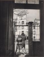 Ronis, Willy - Mac Orlan, Pierre: Belleville et Ménilmontant. Willy Ronis fotóművész felvételei Pier...