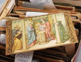 Nagy cipősdoboznyi szentkép, vegyesen régi és újak, téma szerint gyűjtve