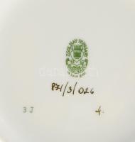 Zsolnay pillangó mintás nagy váza. Jelzett, hibátlan, bársonyborítású díszdobozban, m: 33,5 cm