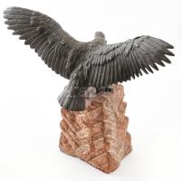 1942 MOVE (Magyar Országos Véderő Egyesület) elismerés. Bronz sas, faragott süttői vörös márvány ala...