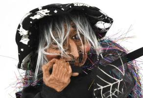 Boszorkány. Elemmel működik (nincs kipróbálva), m: 27 cm