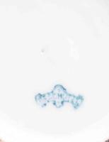 Antik német porcelán díszpohár pár, jelzett, kopással, egyik ragasztott, m: 9 cm