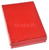 ~1980. "Kiváló Feltaláló Arany fokozata" műgyantás kitüntetés miniatűrrel, eredeti, kissé ...