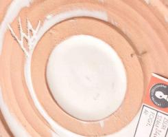 Kálmán Anikó, a művész hagyatékából: Iparművészeti gyertyatartó. Jelzett, hibátlan, d: 23,5 cm, m: 9...