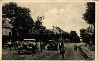 Csallóközaranyos, Aranyos, Zlatná na Ostrove; utca automobilokkal. Drach Gábor kiadása / street view with automobiles (EB)