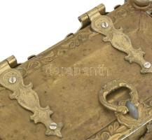 Antik társláda. Fém, réz, 24x15x12,5 cm