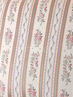 Oldalszék. cca 18. sz. vége - 19. sz. eleje, magyar, faragott diófa(?). Kagylómintás támlalezárással...