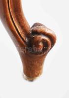 Oldalszék. cca 18. sz. vége - 19. sz. eleje, magyar, faragott diófa(?). Kagylómintás támlalezárással...