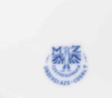 MZ csehszlovák historizáló mintás emeletes asztalközép. Jelzett, kis kopással, m: 33 cm