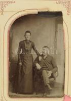 cca 1880-1910 Ferrotípia tétel: portrék (hölgyek, urak, gyerekek), családi képek, automobilos csopor...