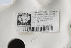 Világhy Árpád: Csók. Biszkvit porcelán, jelzett, kis kopással, m: 36,5 cm