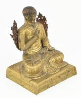 Ülő láma. Tibet, 19. sz vége, rézlemez, lezárt, pótolt, hiányos, kopással, m: 18 cm