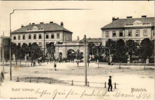 1905 Miskolc, Rudolf laktanya, K.u.K. katonák. Ferenczi B. kiadása (kis szakadás / small tear)