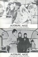 ,,Autóbusz akció" című román film jelenetei és szereplői, 11 db produkciós filmfotó (vitrinfotó, lobbyfotó) nyomdatechnikával sokszorosítva kartonpapírra, egyoldalas nyomással, a használatból eredő (esetleges) kisebb hibákkal, 18x24 cm