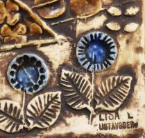 Lisa Larson (svéd, 1931-2024), Gustavsberg Manufaktúra: Madaras falidísz. Festett porcelán plakett, ...