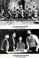 ,,A Verijszkij negyed melódiái" című szovjet film jelenetei és szereplői, 13 db vintage produkciós filmfotó (vitrinfotó, lobbyfotó) ezüst zselatinos fotópapíron, a használatból eredő (esetleges) kisebb hibákkal, 18x24 cm