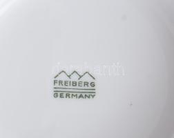 Freiberg Germany porcelán leveses, szószos, sültes tál és merőkanál. Aranyozott, jelzett, kis kopáss...